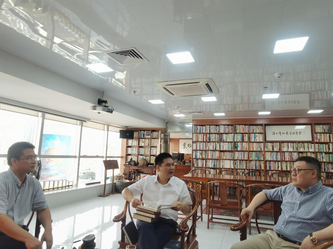 我院（联）党组成员、副院长范伟军同志带队调研物业管理学会