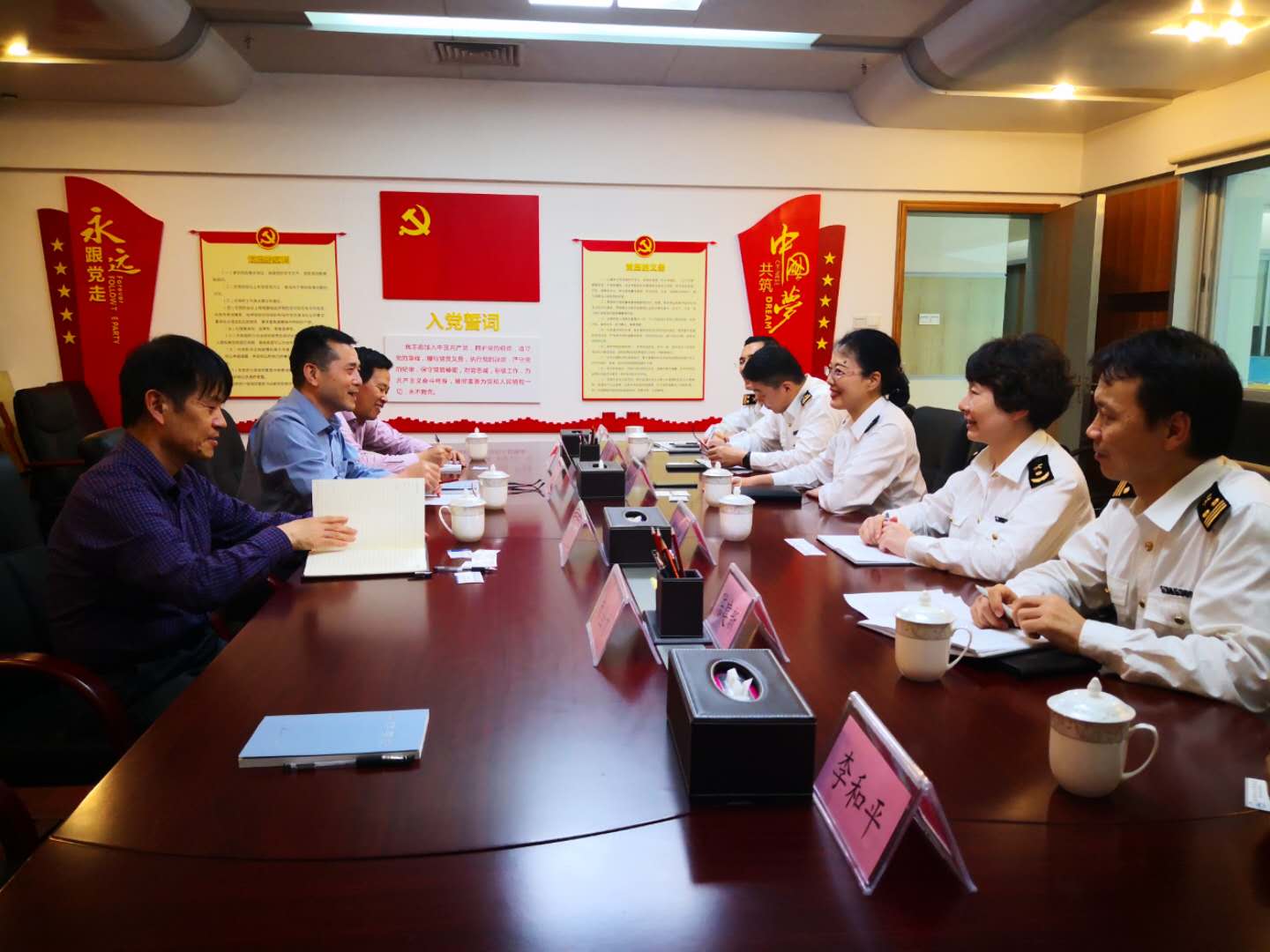深圳海关党组成员、副关长程开宇来我院交流调研