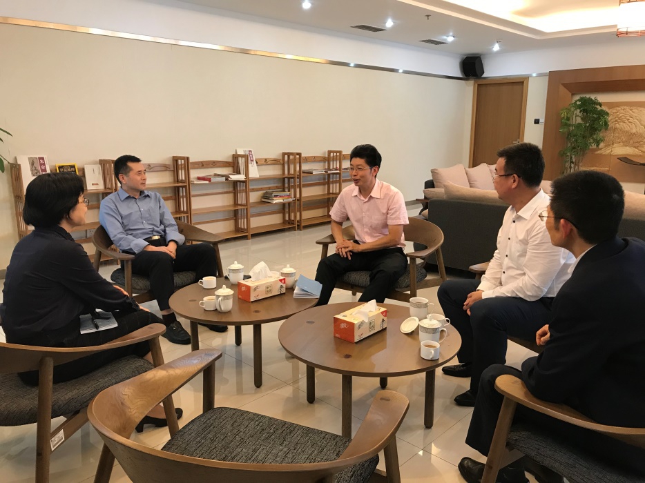 深圳市委政法委副巡视员吴力夫来我院调研交流