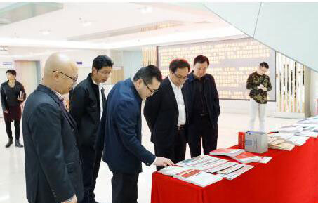 李小甘调研市社科院：扎实推动深圳哲学社会科学进一步发展