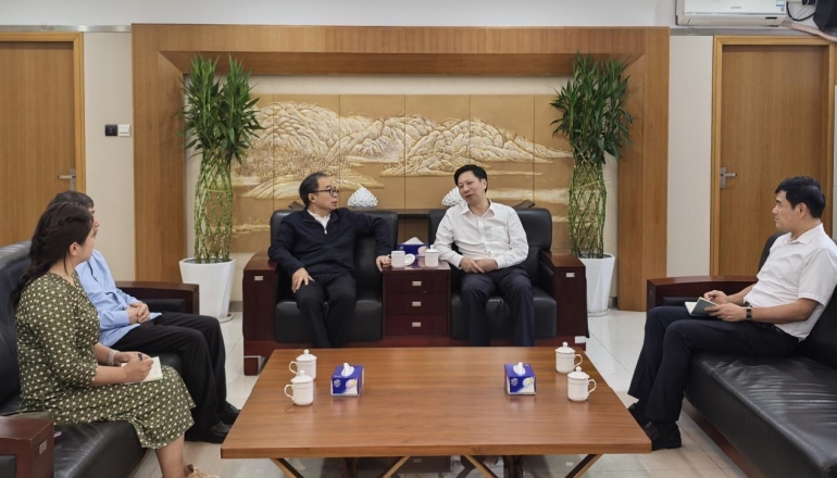 中国社会科学院香港中国学术研究院来我院（联）调研座谈